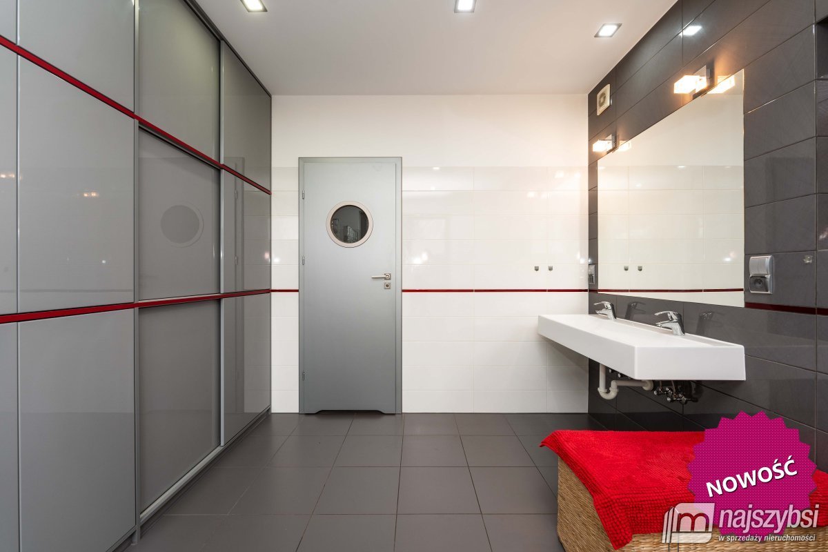 ŚWINOUJŚCIE- PIĘKNY DOM W ZACISZNEJ OKOLICY (17)