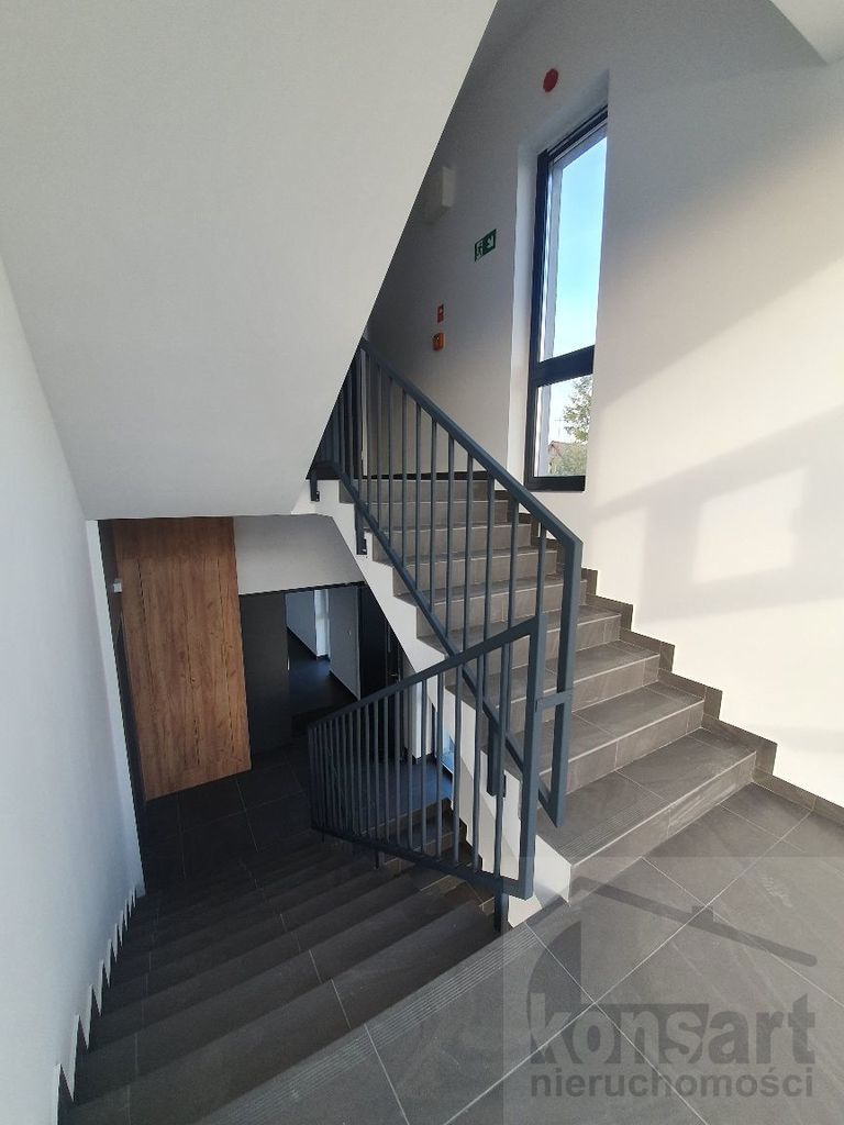 Lokal biurowy w nowym budynku w Dąbiu (17)