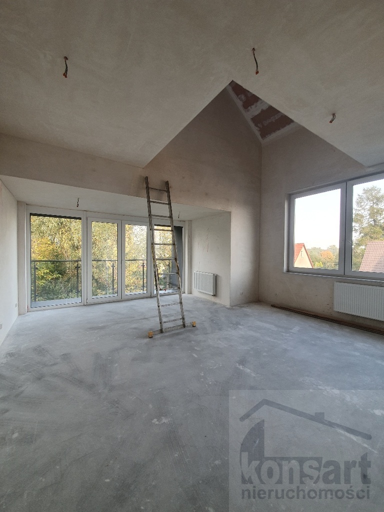 Lokal biurowy z dwoma balkonami w Dąbiu (1)