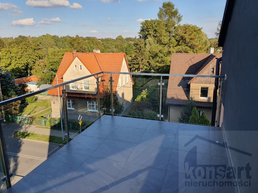 Lokal biurowy z dwoma balkonami w Dąbiu (11)