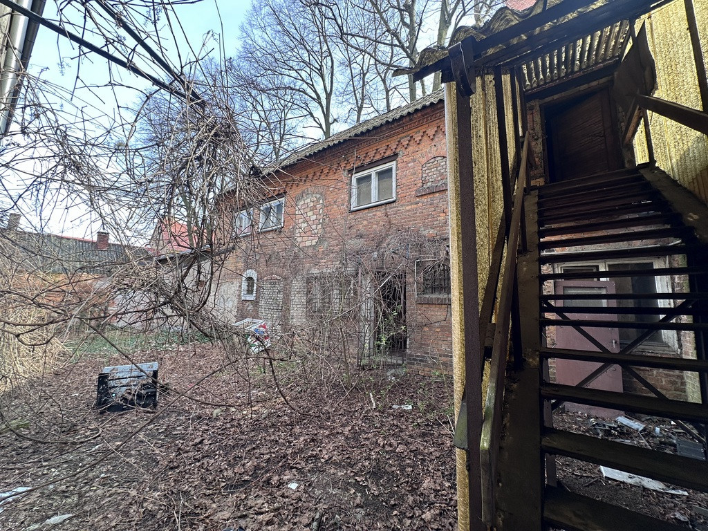 Budynek biurowy ze sklepem  w Trzcińsku Zdroju (19)