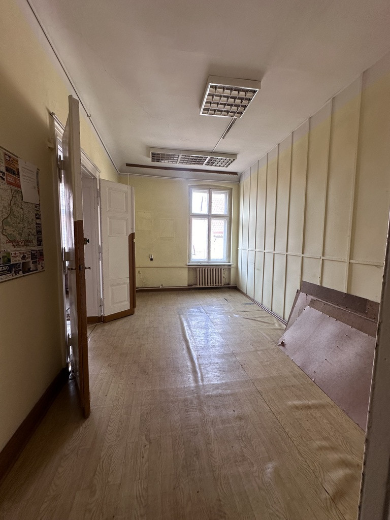 Budynek biurowy ze sklepem  w Trzcińsku Zdroju (4)