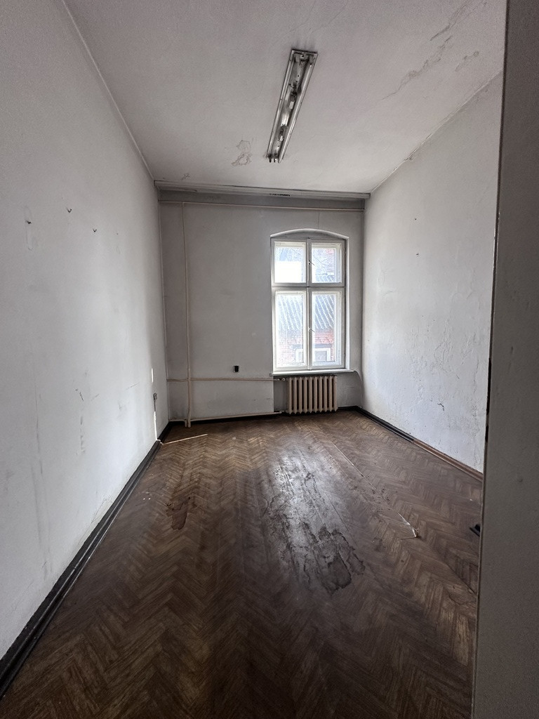 Budynek biurowy ze sklepem  w Trzcińsku Zdroju (8)