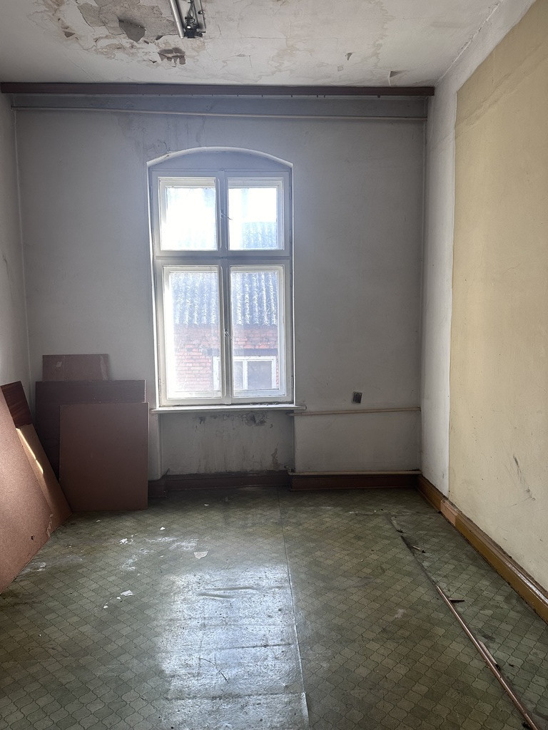 Budynek biurowy ze sklepem  w Trzcińsku Zdroju (13)