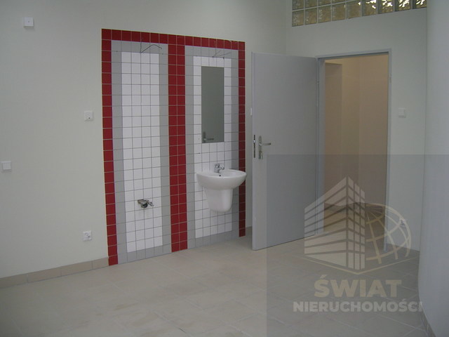 Lokal 110 m2 pod usługi w centrum miasta (3)