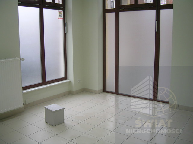 Lokal 110 m2 pod usługi w centrum miasta (1)