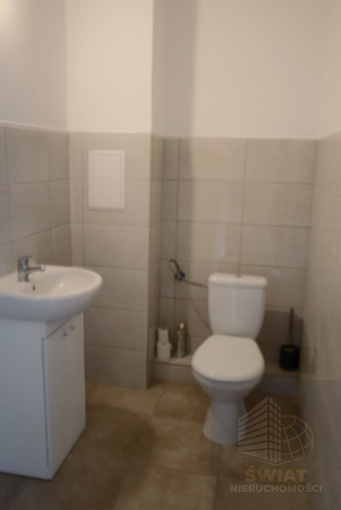 Centrum, lokal biurowy 100m2, cena 2500 netto (9)