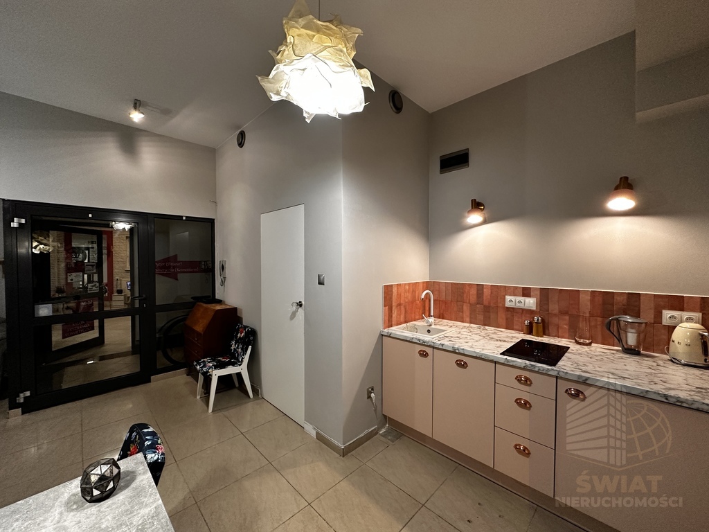 Sprzedam lokal usługowy  47m2 w centrum Kołobrzegu (3)