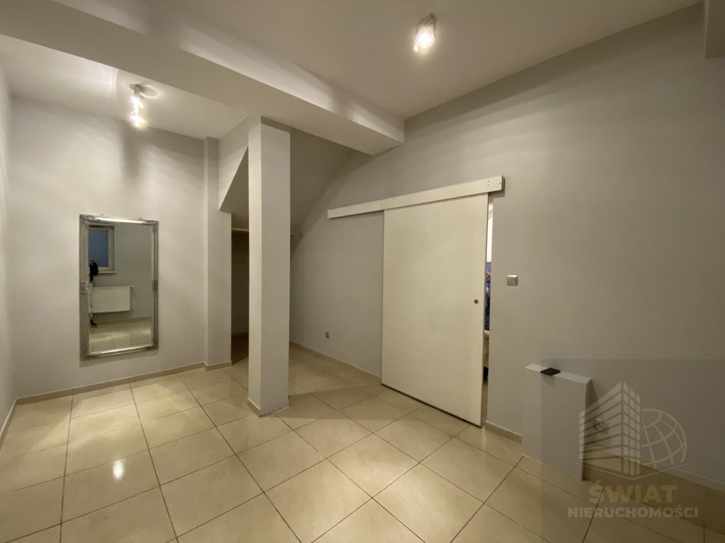 Sprzedam lokal usługowy  47m2 w centrum Kołobrzegu (8)