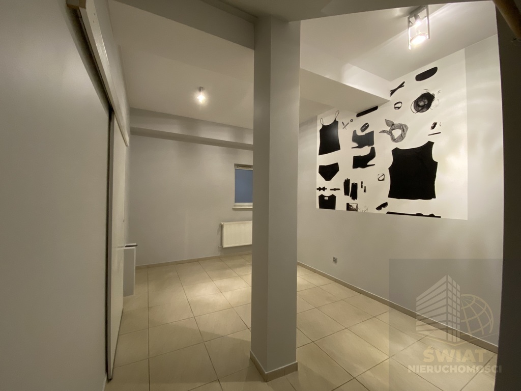 Sprzedam lokal usługowy  47m2 w centrum Kołobrzegu (9)