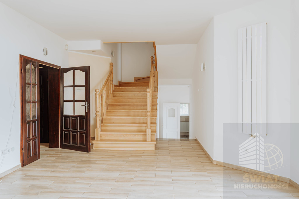 Idealny dom z POTENCJALEM do zamieszkania od zaraz (4)