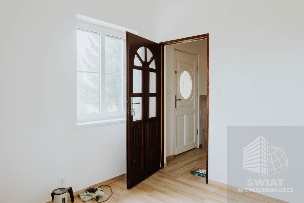 Idealny dom z POTENCJALEM do zamieszkania od zaraz (9)