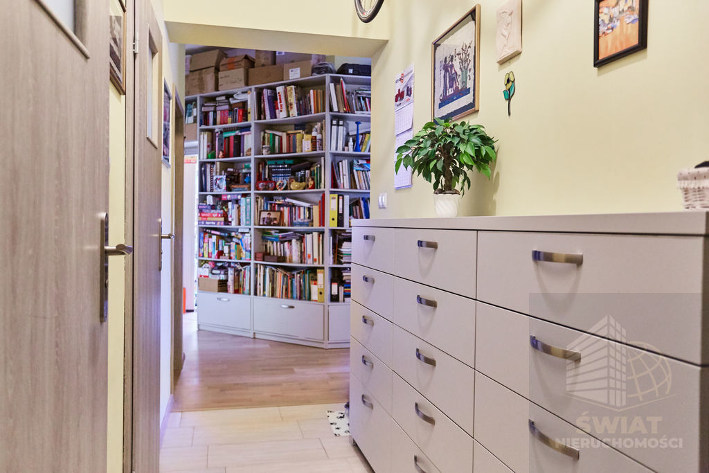 BEZCZYNSZOWE 4-pokoje mieszkanie w Policach (16)