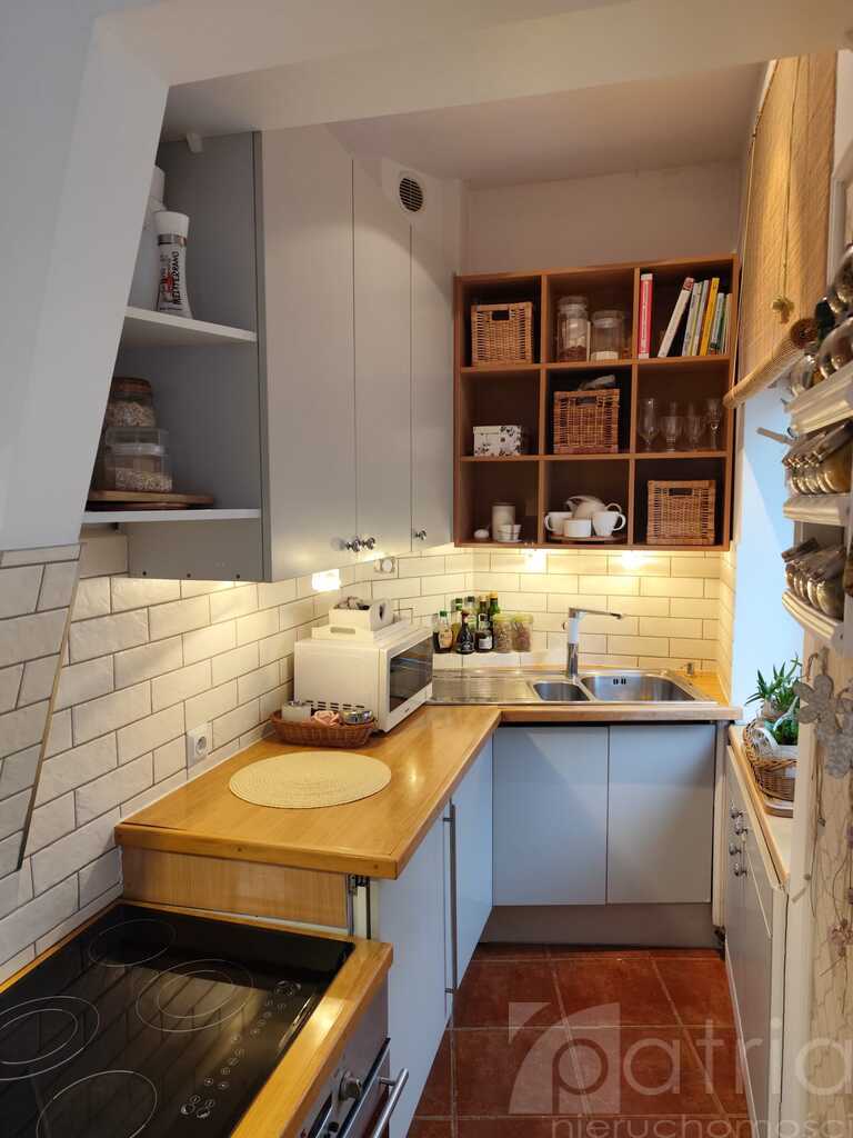 2 pokoje w centrum-1 piętro do zamieszkania (9)