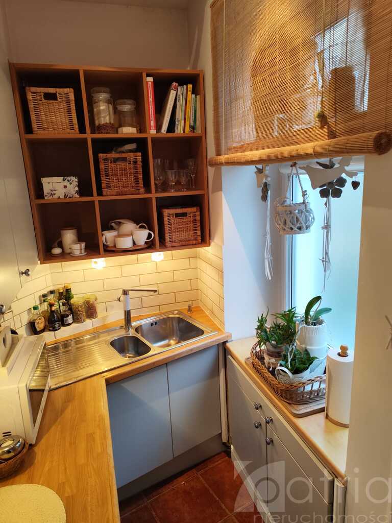 2 pokoje w centrum-1 piętro do zamieszkania (10)