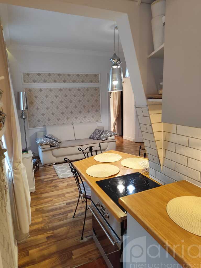 2 pokoje w centrum-1 piętro do zamieszkania (11)