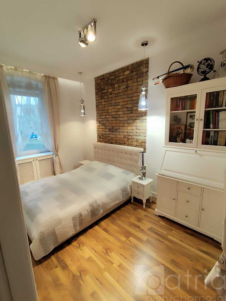 2 pokoje w centrum-1 piętro do zamieszkania (1)