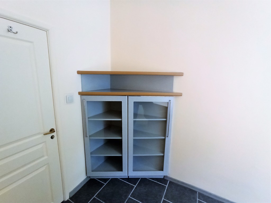 Pokój biurowy - w cenie media i Internet! (4)