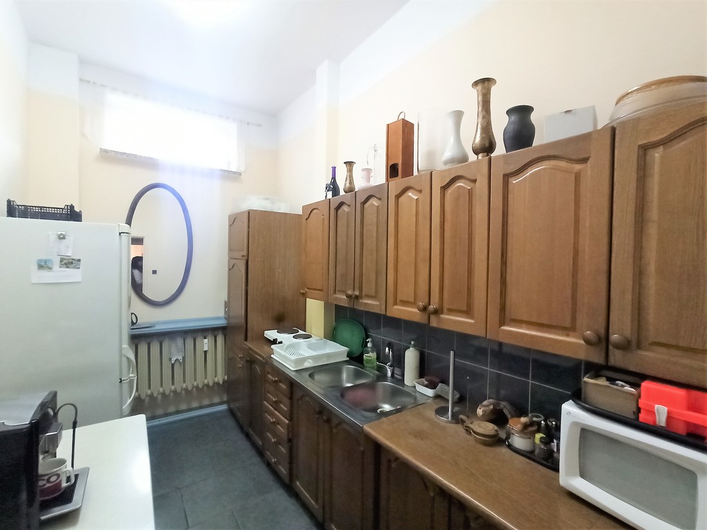 Pokój biurowy - w cenie media i Internet! (5)