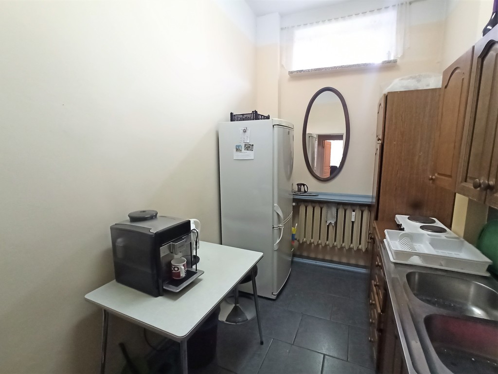 Pokój biurowy - w cenie media i Internet! (6)