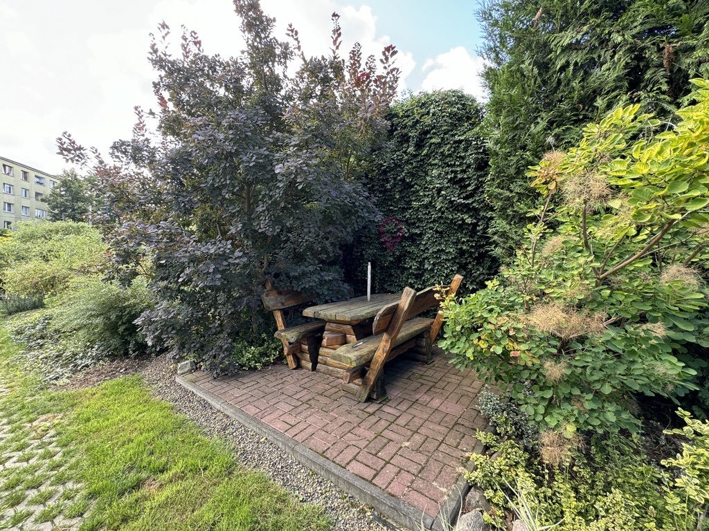 Na sprzedaż dom z lokalem handlowo-usługowym (18)