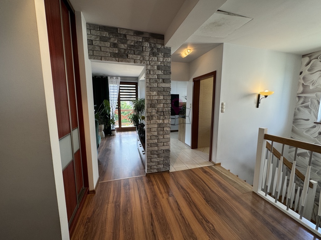 Na sprzedaż dom z lokalem handlowo-usługowym (5)