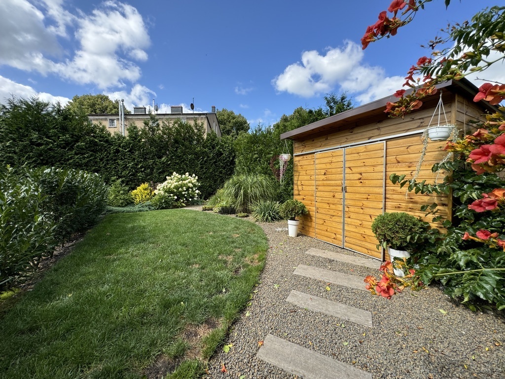 Na sprzedaż dom z lokalem handlowo-usługowym (15)