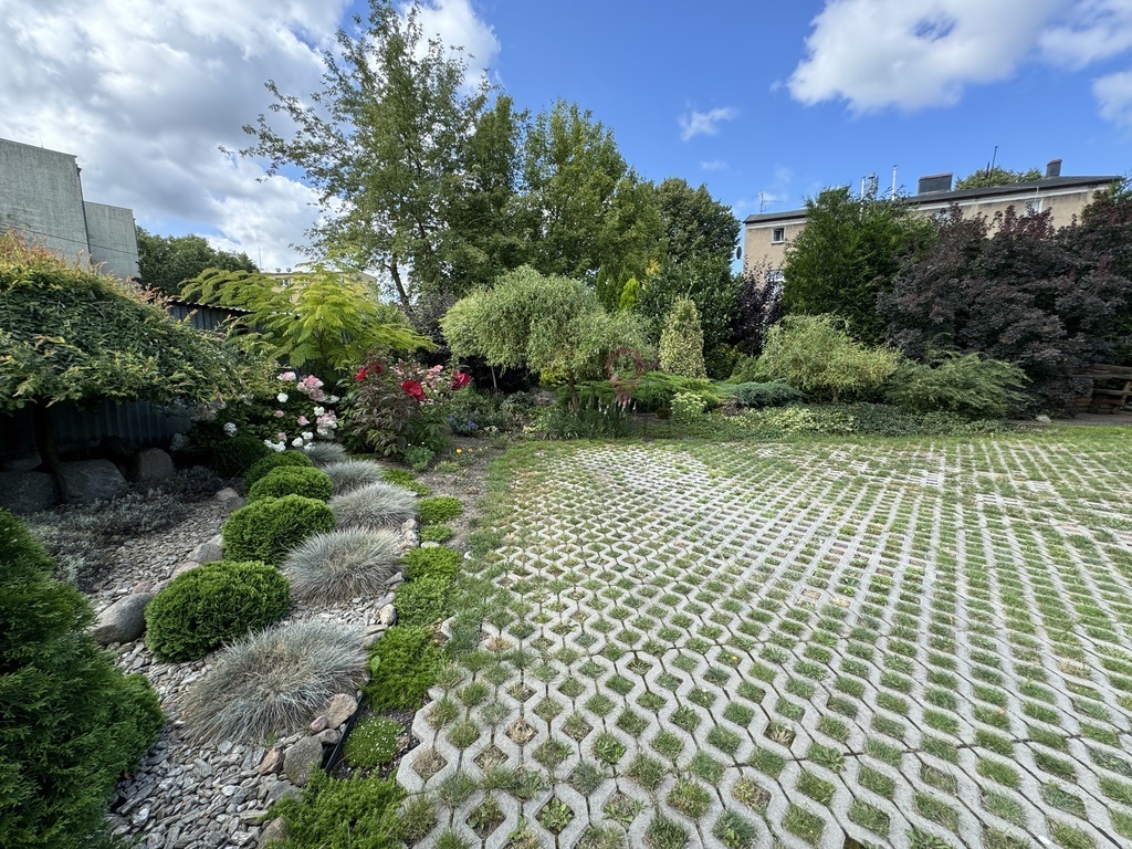 Na sprzedaż dom z lokalem handlowo-usługowym (17)