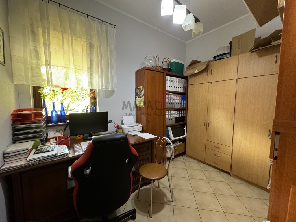 Na sprzedaż dom z lokalem handlowo-usługowym (14)