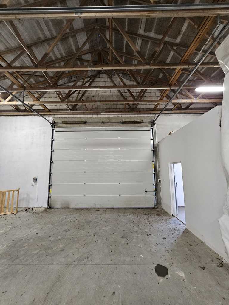 Obiekt biurowo magazynowy (4)