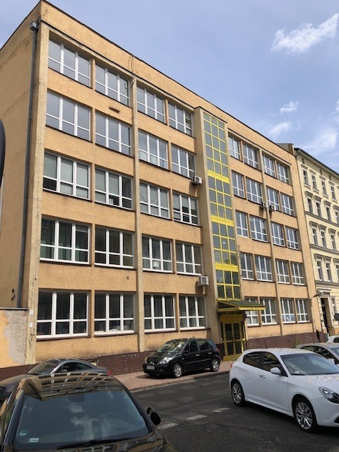 Do wynajęcia budynek biurowo-usługowy (1)