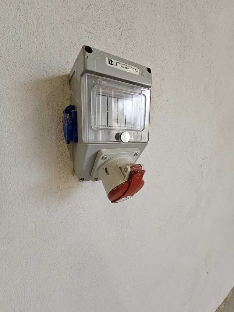 Obiekt biurowo magazynowy (5)