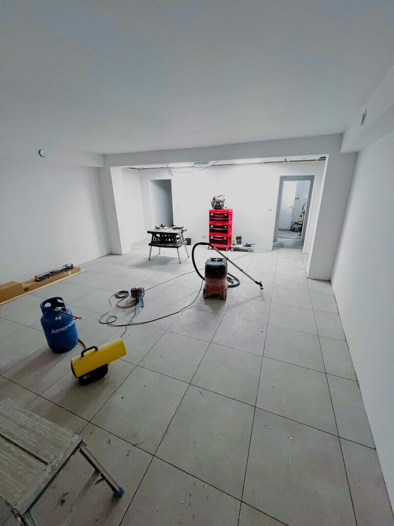 Lokal użytkowy na wynajem po remoncie! (1)