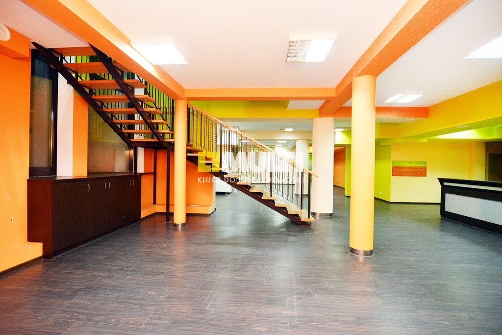 Lokal usługowy 352m2 blisko portu. Obniżona cena! (4)