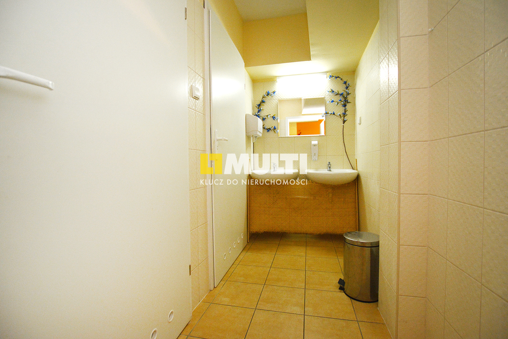 Lokal usługowy 352m2 blisko portu. Obniżona cena! (12)