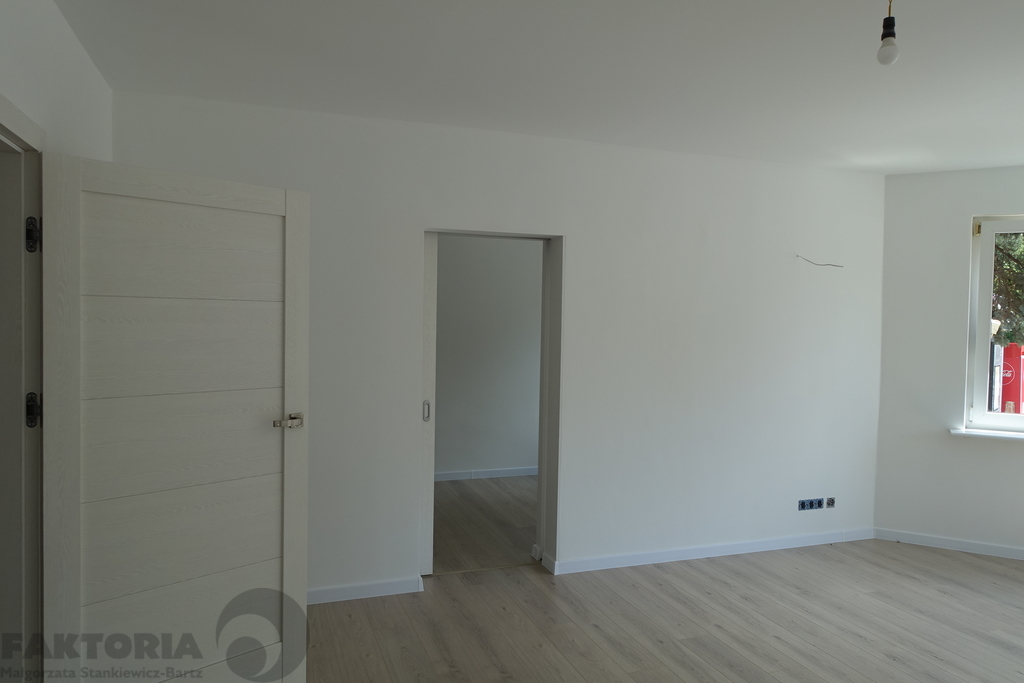 Parter domu 101,25m2+ogród+garaż. (3)