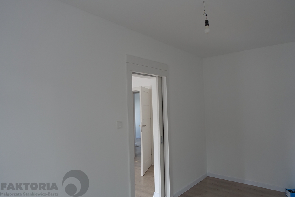 Parter domu 101,25m2+ogród+garaż. (6)