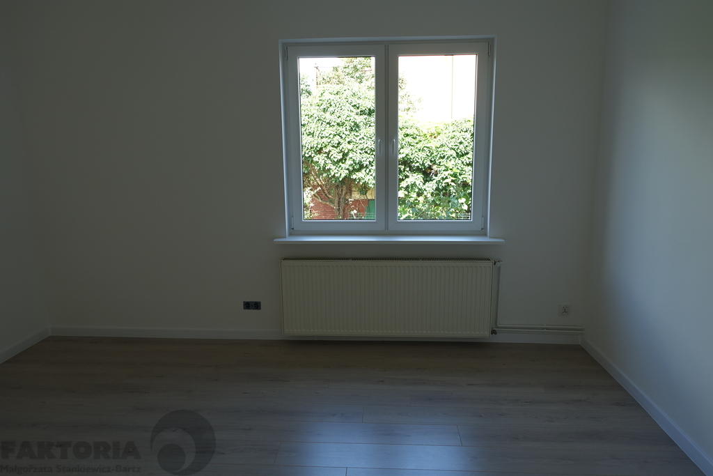 Parter domu 101,25m2+ogród+garaż. (11)