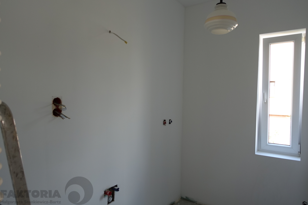 Parter domu 101,25m2+ogród+garaż. (15)