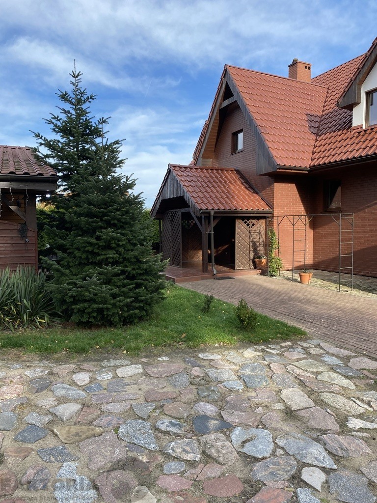 Dom nad jeziorem, 225 m2, działka 2100 m2, 850.000 (5)