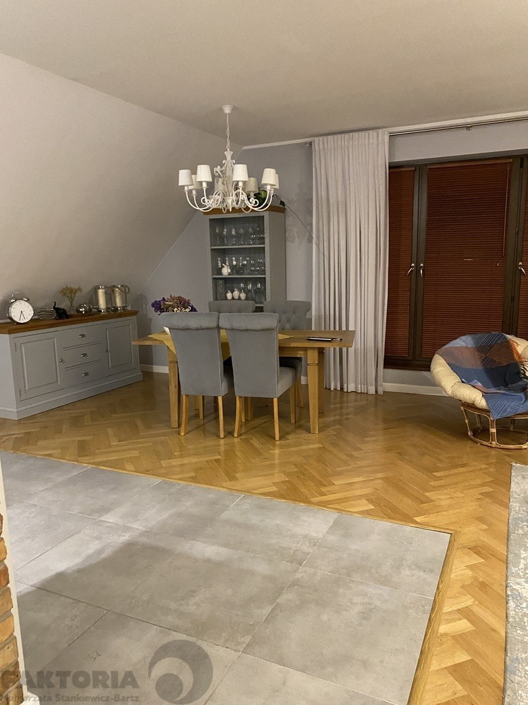 Dom nad jeziorem, 225 m2, działka 2100 m2, 850.000 (1)