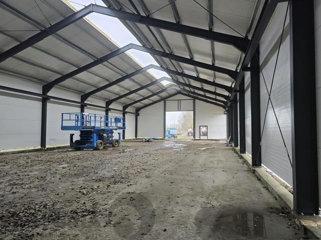 Hala w budowie 525 m2 na działce 1,65 ha Kozielice (1)