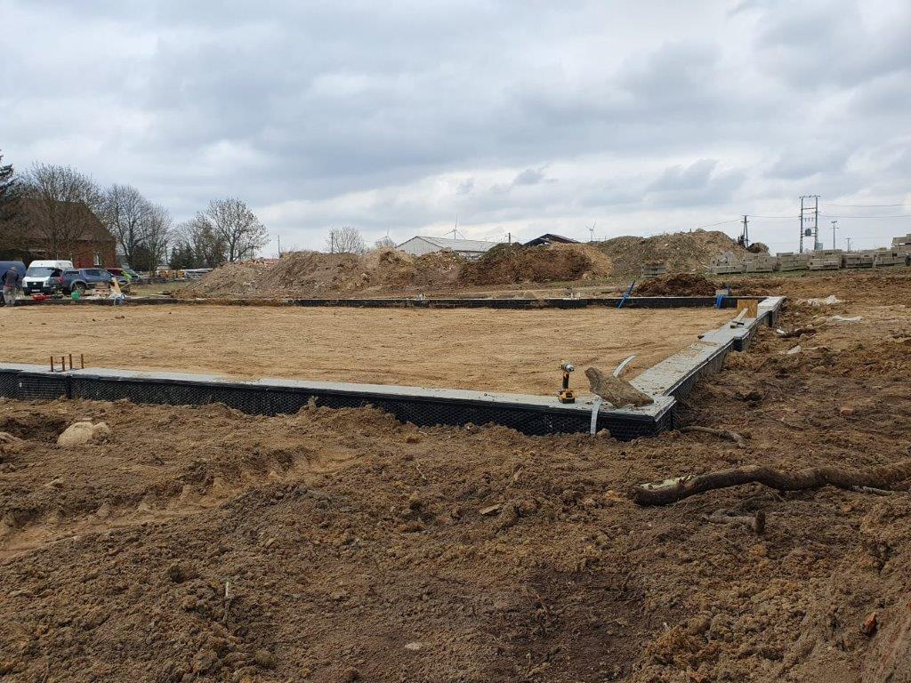 Hala w budowie 525 m2 na działce 1,65 ha Kozielice (3)