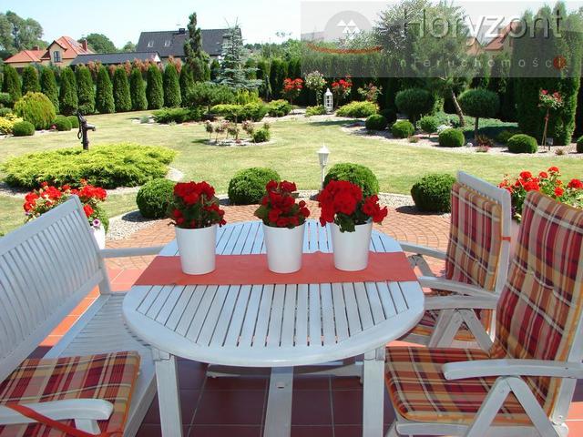 Przepiękny dom parterowy na działce 3400m2 - Dobra (1)