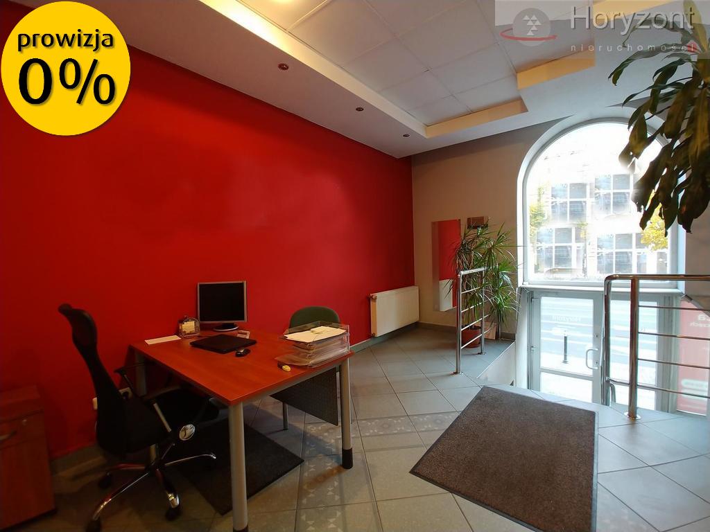 Lokal 103m2, Krzywoustego, witryna,wejście z ulicy (2)