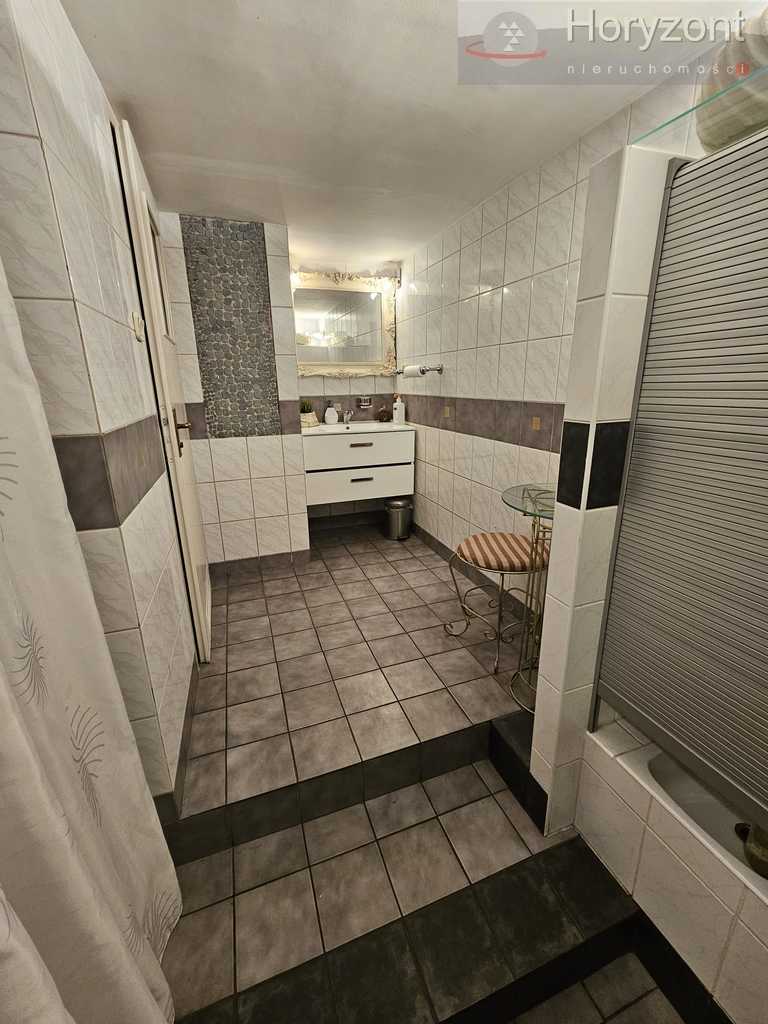 Gotowy salon fryzjersko-kosmetyczny 125m2 (15)