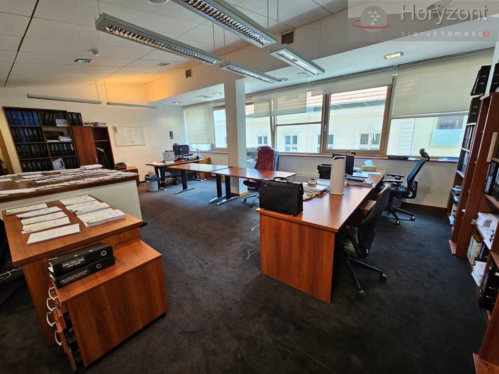 Lokal 277m2, ścisłe Centrum 30zł/1m2 + vat (10)