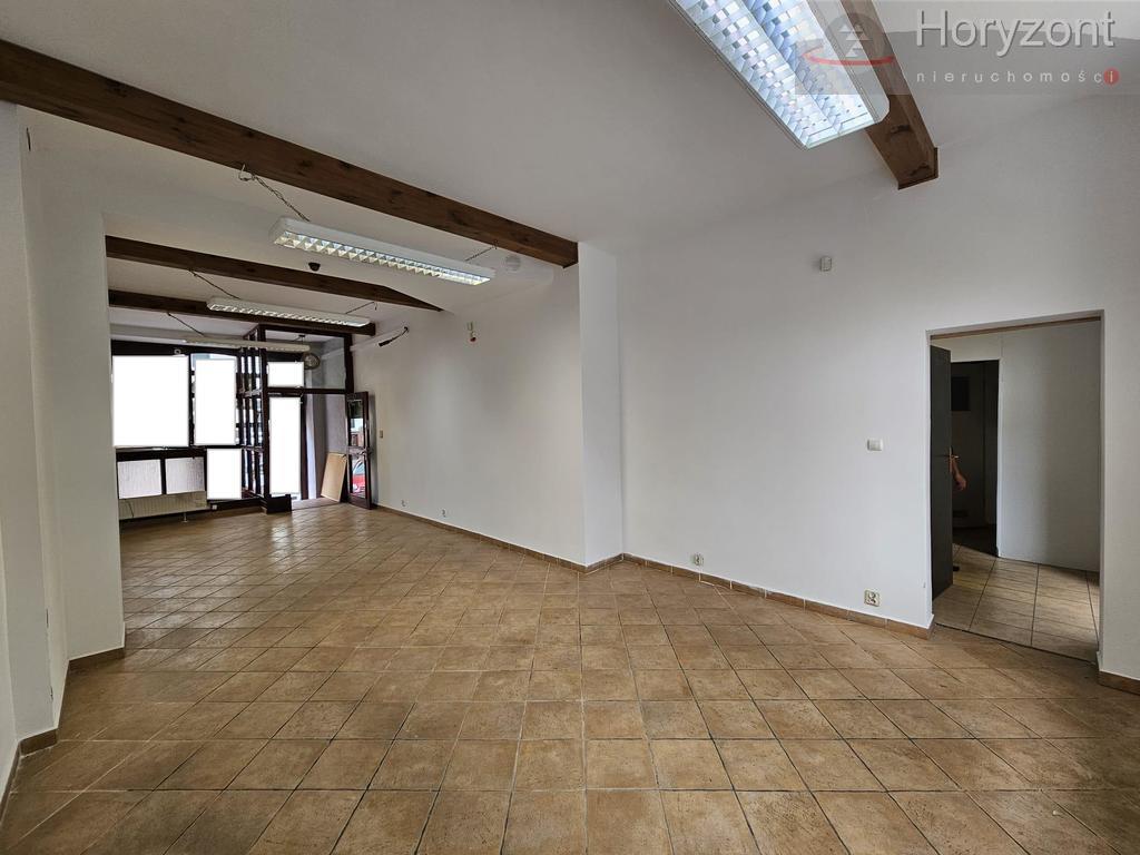 Lokal 70m2 w Centrum, witryna, wejście z ulicy (3)