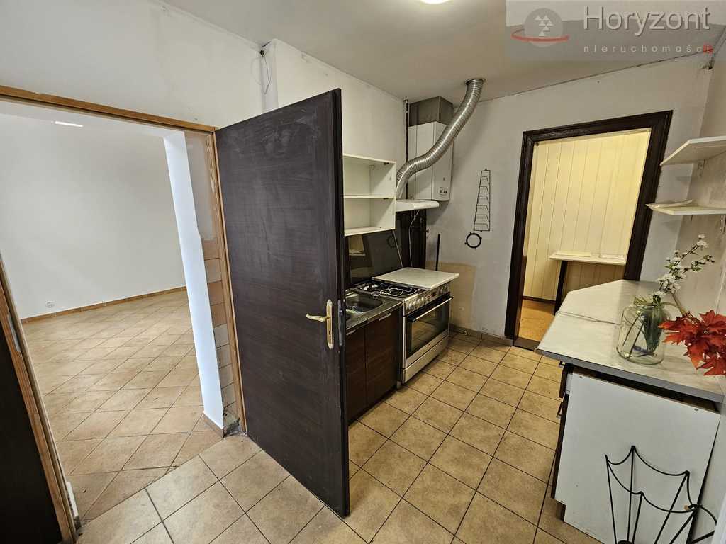 Lokal 70m2 w Centrum, witryna, wejście z ulicy (5)