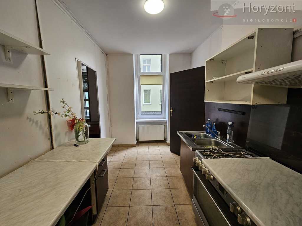 Lokal 70m2 w Centrum, witryna, wejście z ulicy (7)